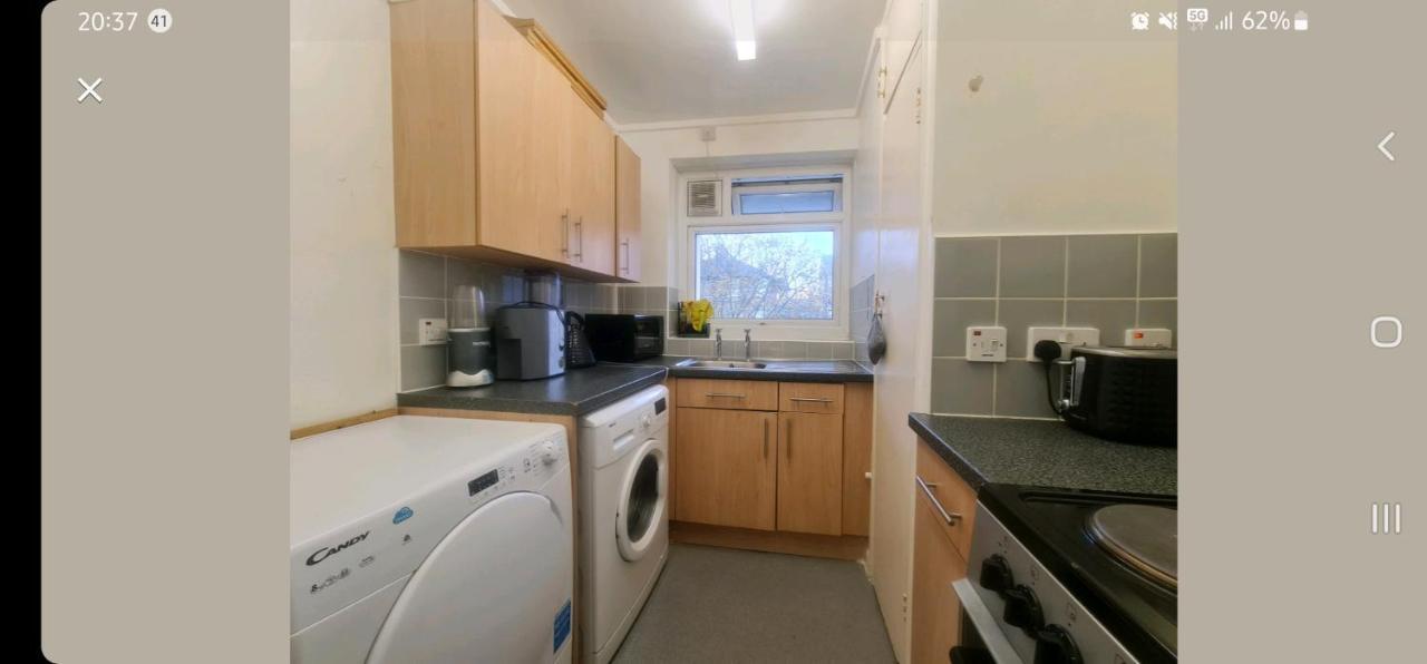 Apartament R1 Superking Sized Bed & 65" Tv On The Wall In Clapham Londyn Zewnętrze zdjęcie