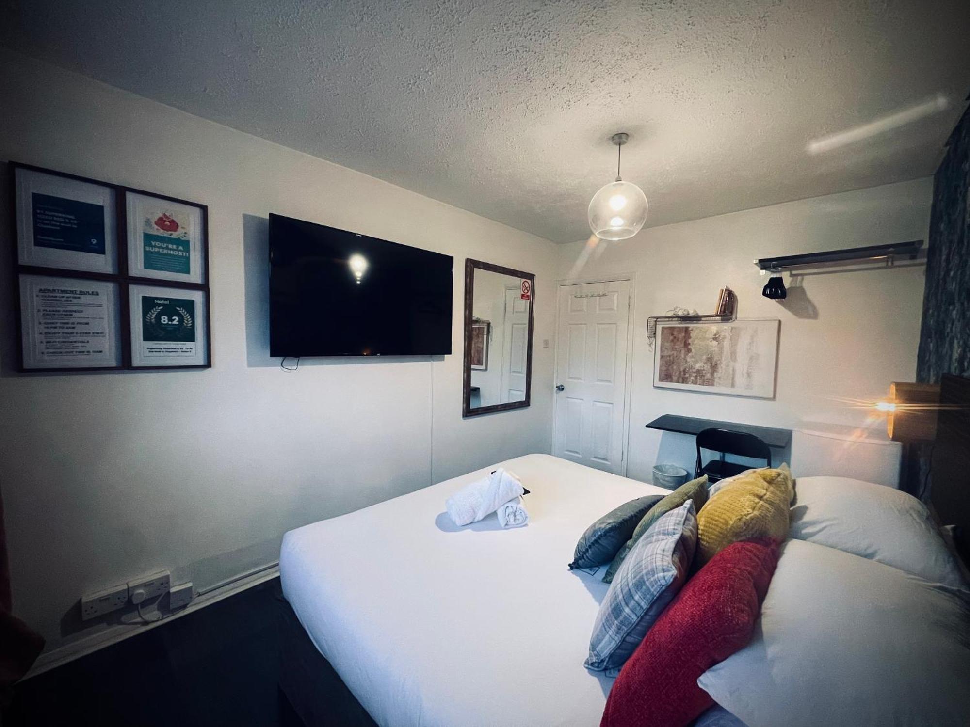 Apartament R1 Superking Sized Bed & 65" Tv On The Wall In Clapham Londyn Zewnętrze zdjęcie
