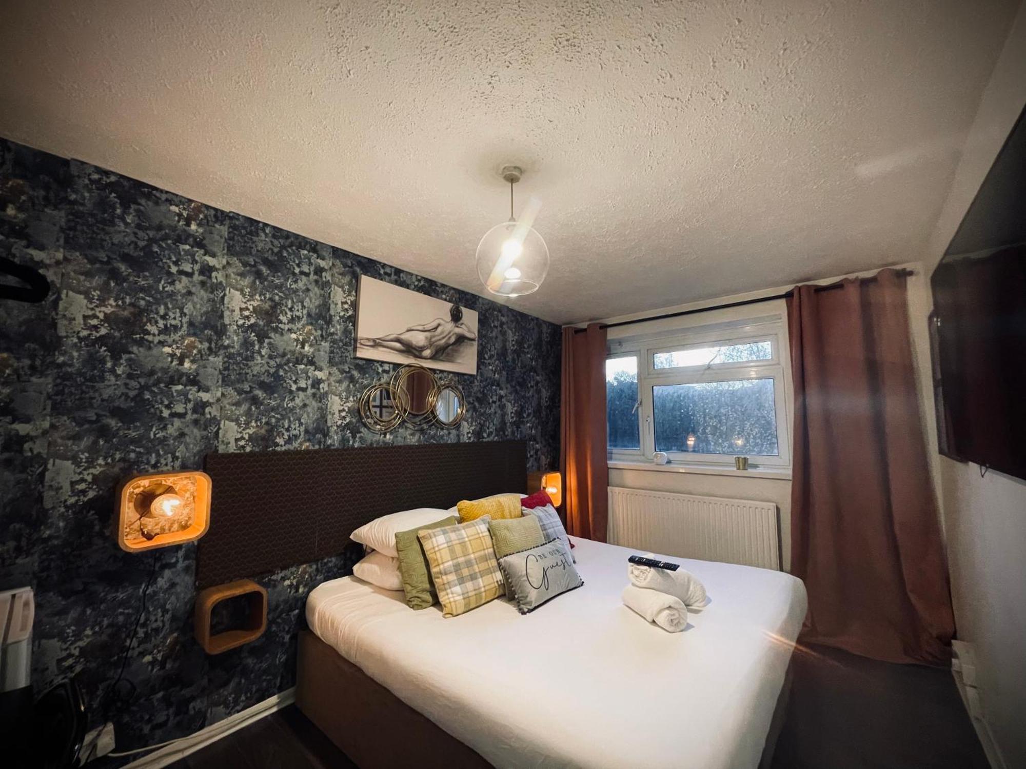Apartament R1 Superking Sized Bed & 65" Tv On The Wall In Clapham Londyn Zewnętrze zdjęcie
