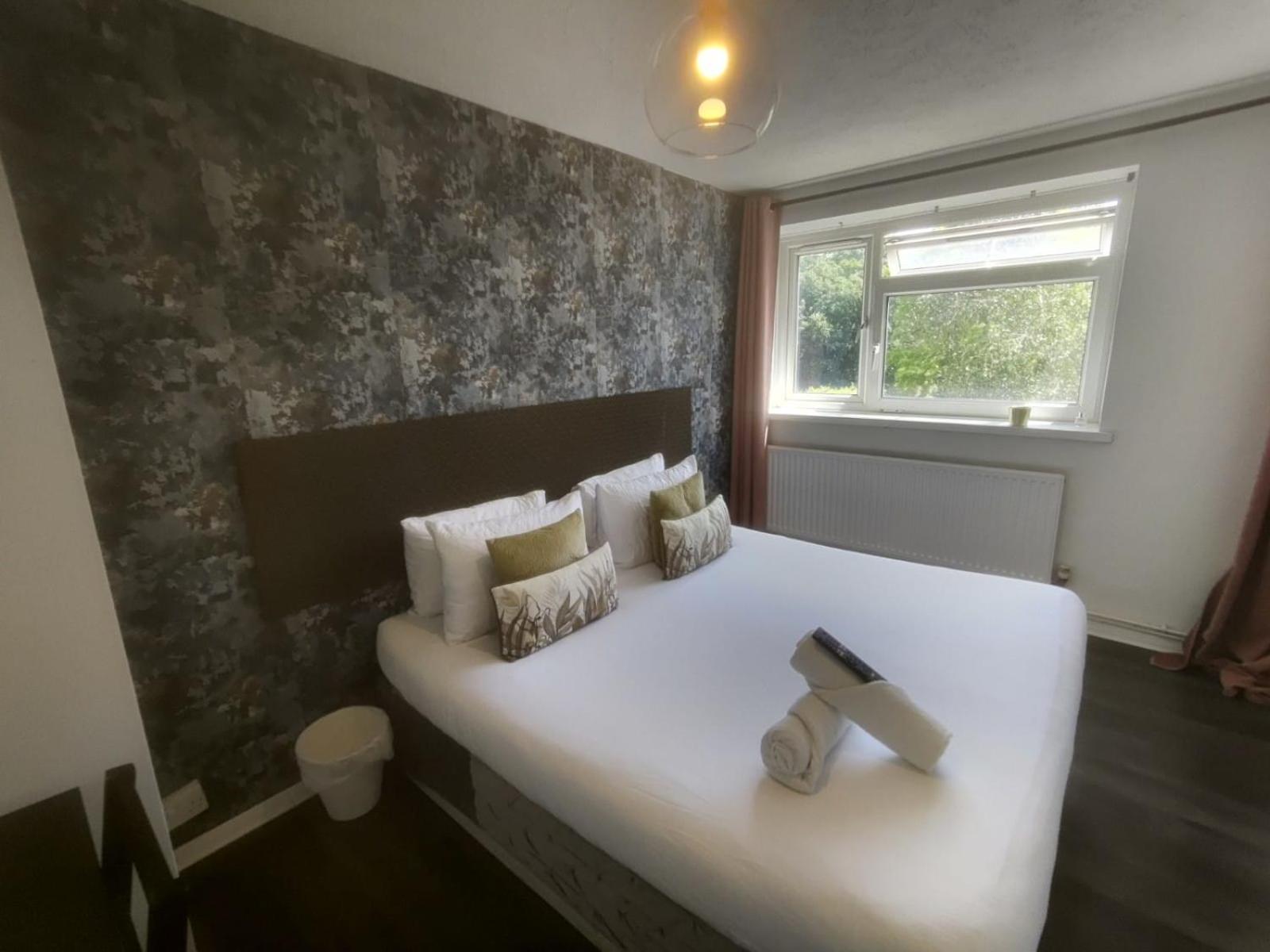 Apartament R1 Superking Sized Bed & 65" Tv On The Wall In Clapham Londyn Zewnętrze zdjęcie