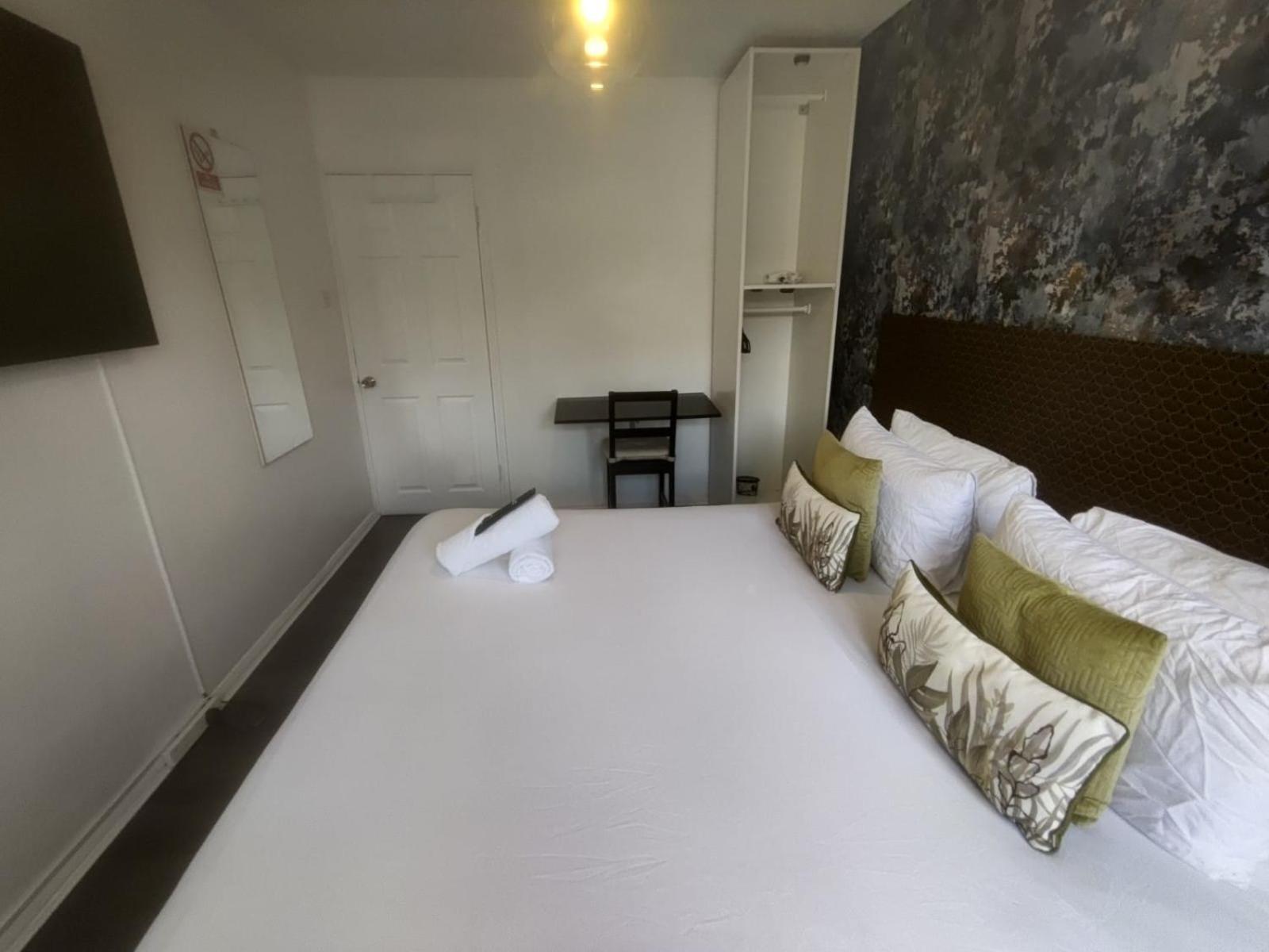 Apartament R1 Superking Sized Bed & 65" Tv On The Wall In Clapham Londyn Zewnętrze zdjęcie